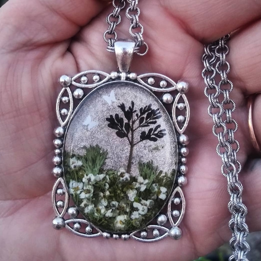 Real botanicals garden necklace
